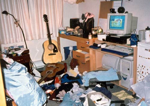 messy-bedroom-03